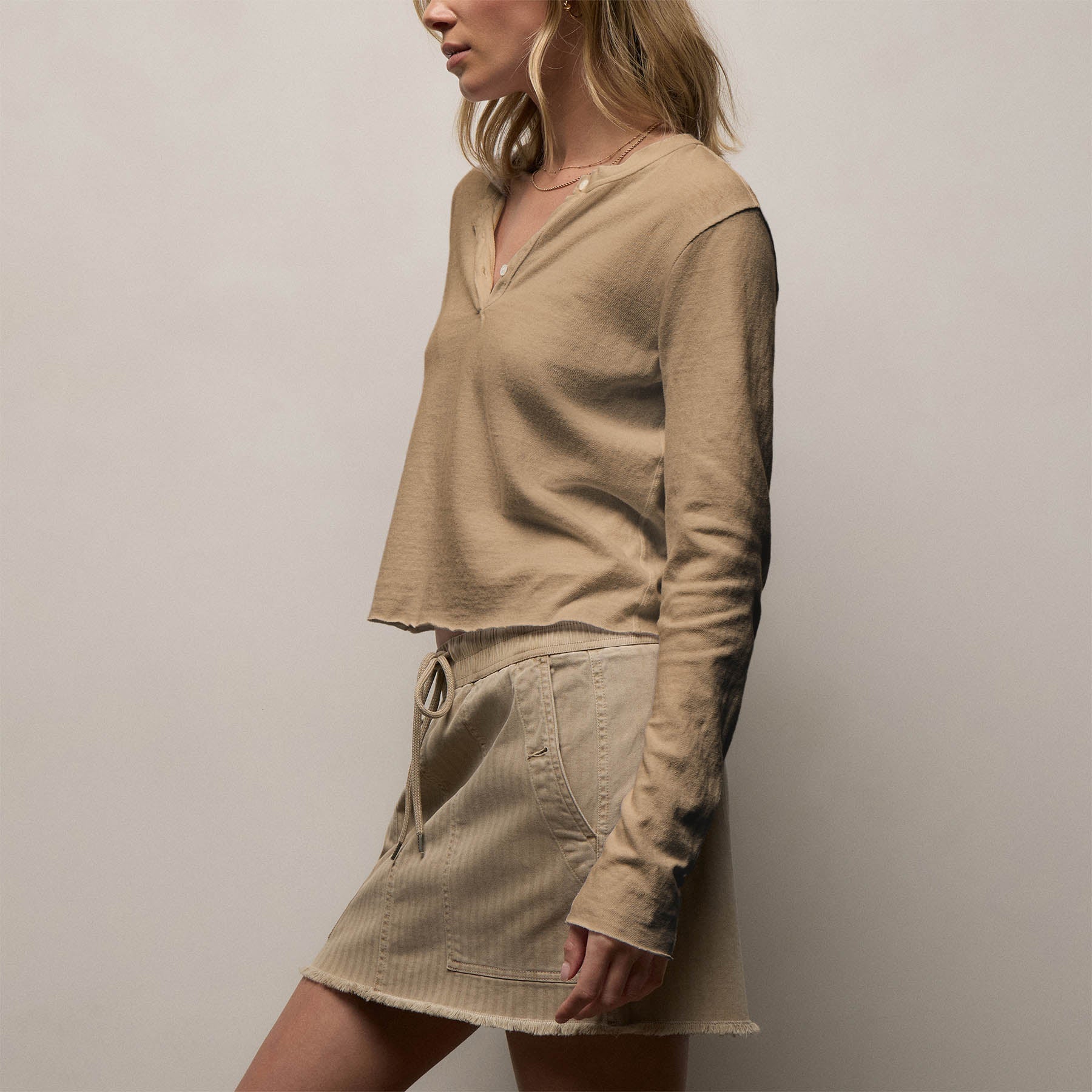 Haut minimaliste manches longues – Kaki clair