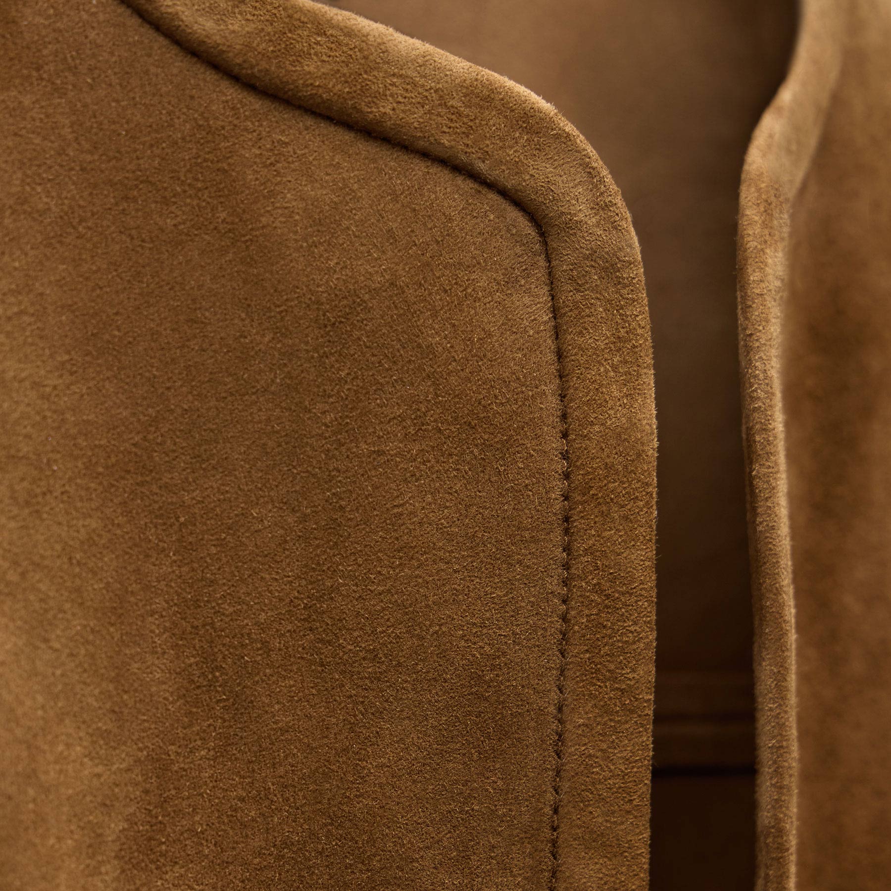 Veste courte en daim ouverte – Tabac